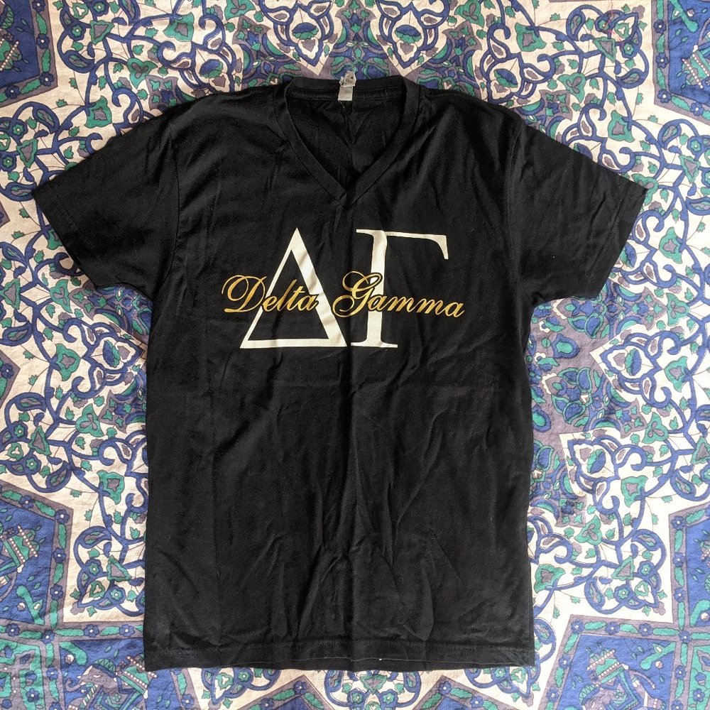 Small Black Delta Gamma Vneck